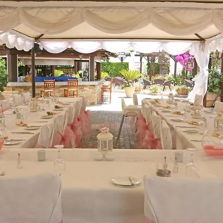 Apartahotel Makronisos Village 3*