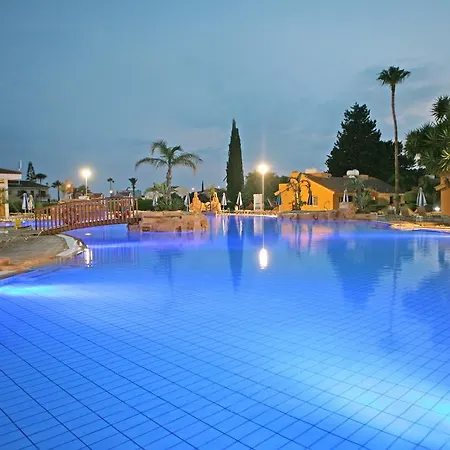 Apartahotel Makronisos Village