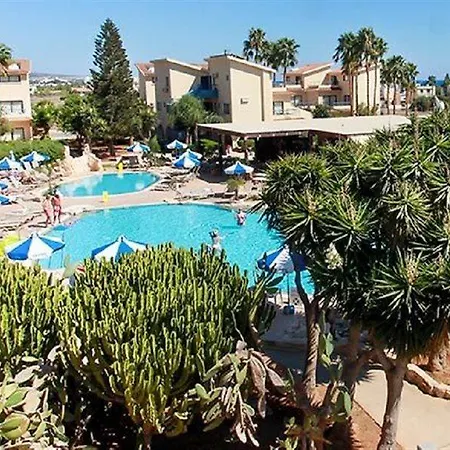 Apartahotel Makronisos Village