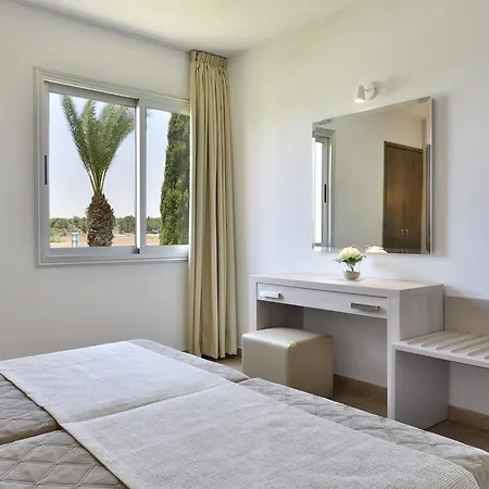 Makronisos Village Apartmanhotel