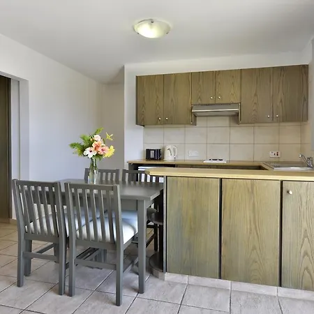 Apartmanhotel Makronisos Village Ajía Nápa