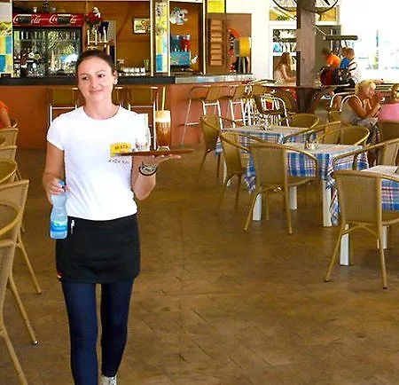 Apartahotel Makronisos Village 3*