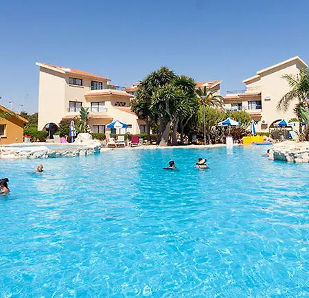 Apartahotel Makronisos Village 3*