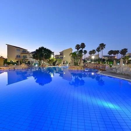 Apartahotel Makronisos Village 3*