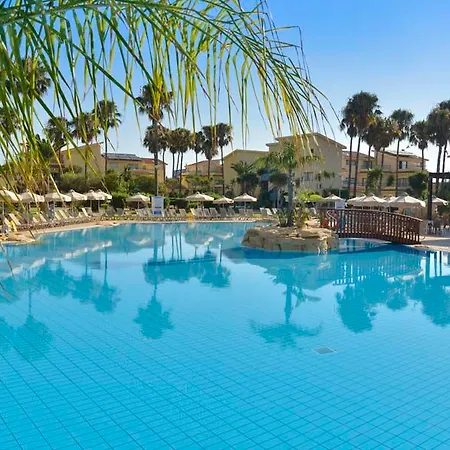 Makronisos Village 4*