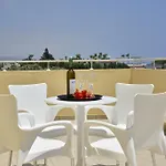 Makronisos Village Апарт-отель Айя-Напа