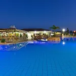 Makronisos Village Апарт-отель 4*