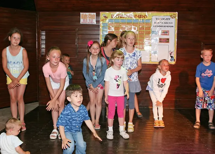 Makronisos Village Lägenhetshotell Ayia Napa