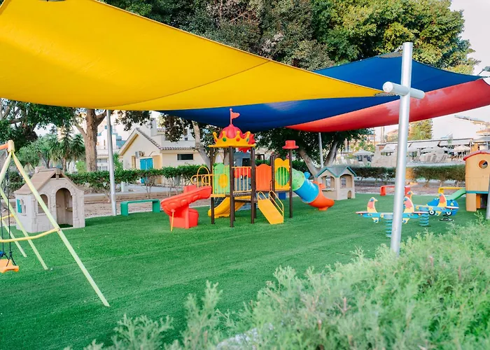 Makronisos Village Lägenhetshotell