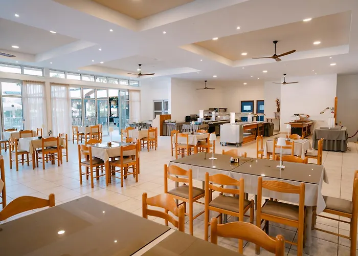 Makronisos Village Lägenhetshotell Ayia Napa