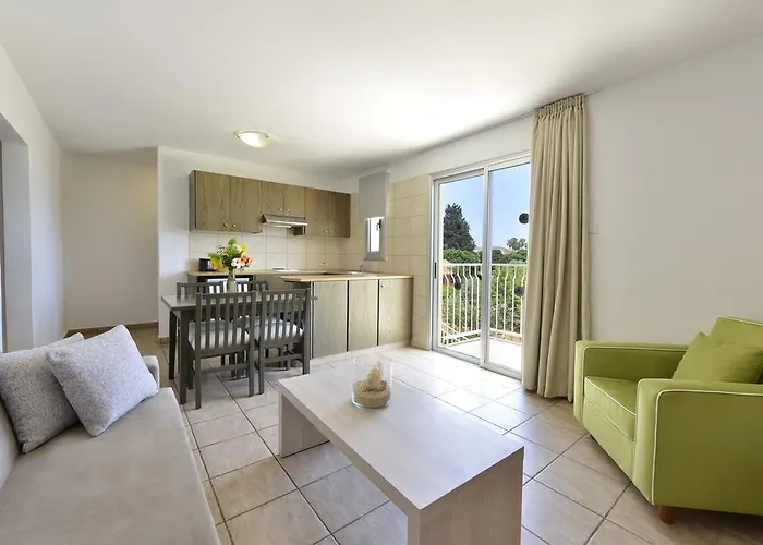 Makronisos Village 4*