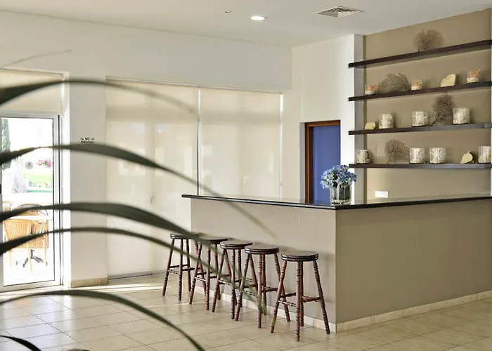 Makronisos Village 4*