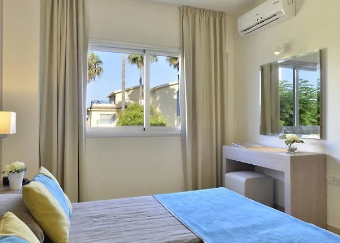 Makronisos Village Lägenhetshotell