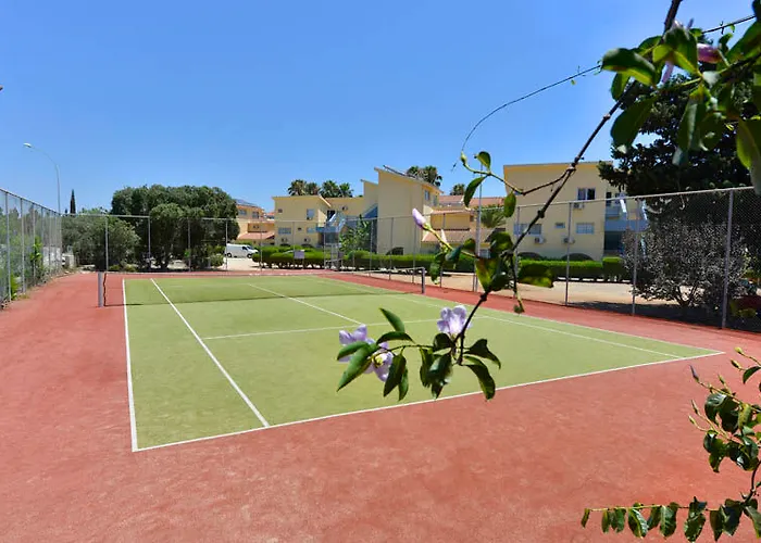 Lägenhetshotell Makronisos Village