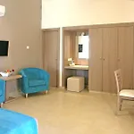 Makronisos Village Aparthotel 4*