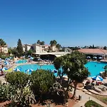 Hotel apartamentowy Makronisos Village