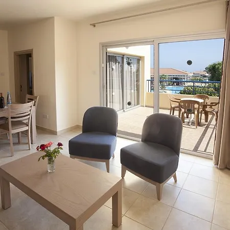 Makronisos Village Aparthotel