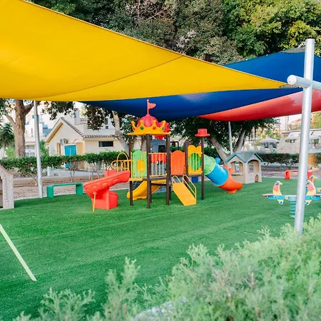 Makronisos Village Aparthotel