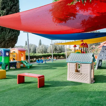 Makronisos Holiday Village Aparthotel 4*