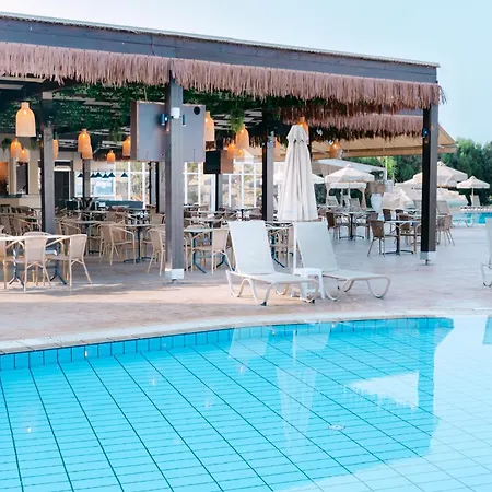 Makronisos Holiday Village 4*