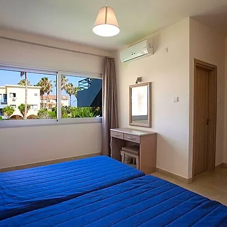 Hotel de apartamente Makronisos Village 4*