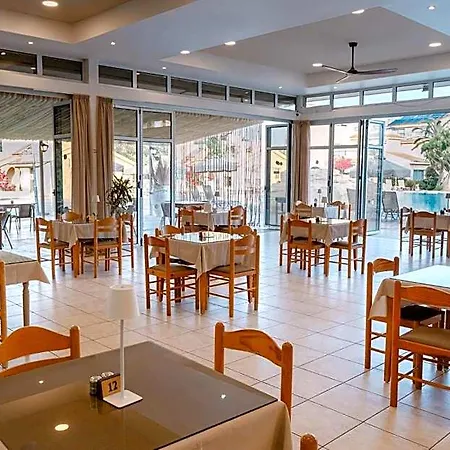 Makronisos Village 4*