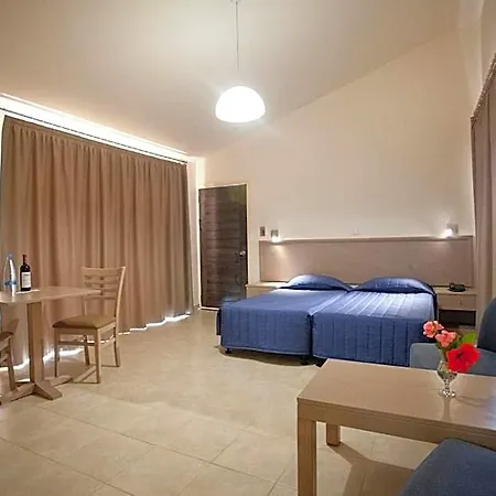 Makronisos Village Aparthotel