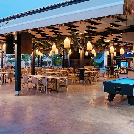 Makronisos Holiday Village Apartmanhotel Ajía Nápa