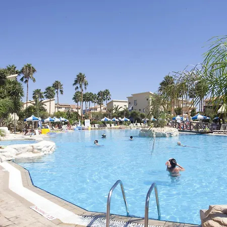 Apart-hotel Makronisos Village 4*