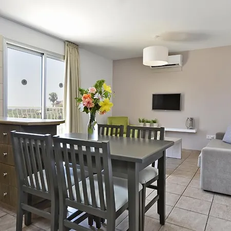 Makronisos Holiday Village 4*