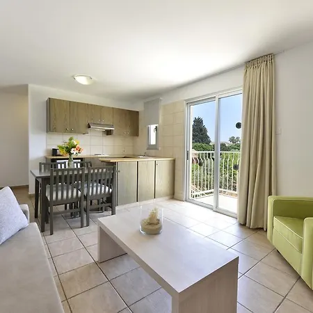 Makronisos Holiday Village 4*