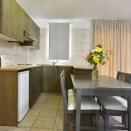 Makronisos Holiday Village Apartmanhotel Ajía Nápa
