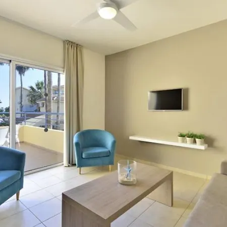 Makronisos Village Aparthotel