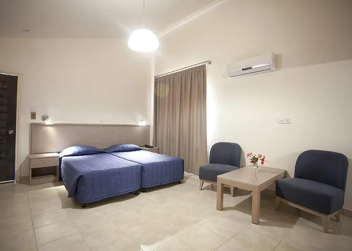 Lägenhetshotell Makronisos Village Ayia Napa