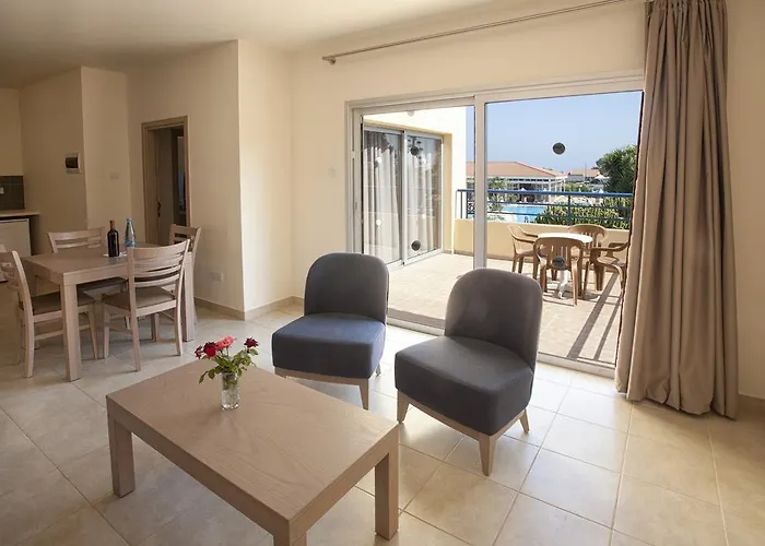 Makronisos Village Lägenhetshotell