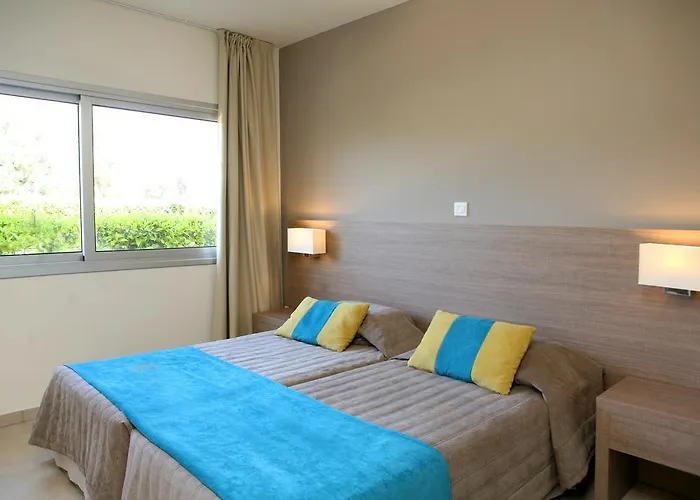 Makronisos Village Lägenhetshotell