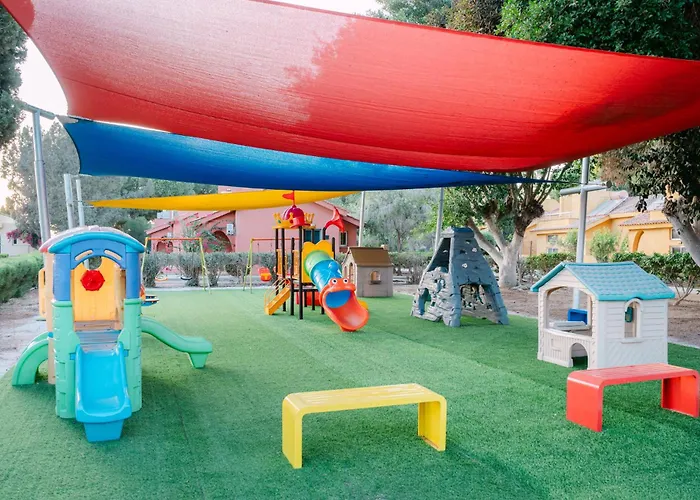 Makronisos Village 4*