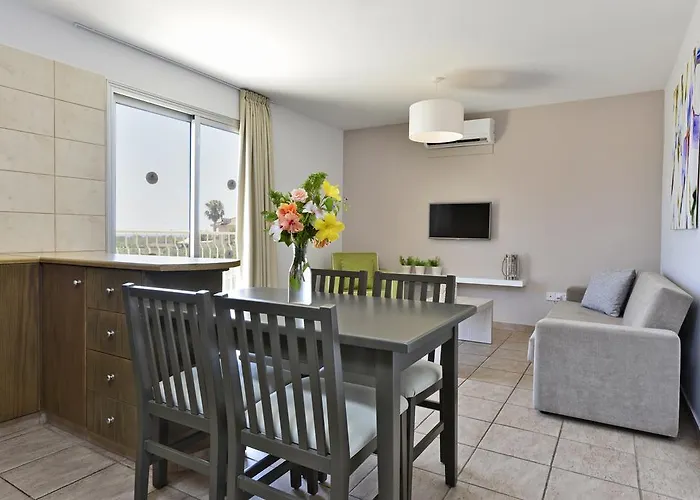 Makronisos Village 4*