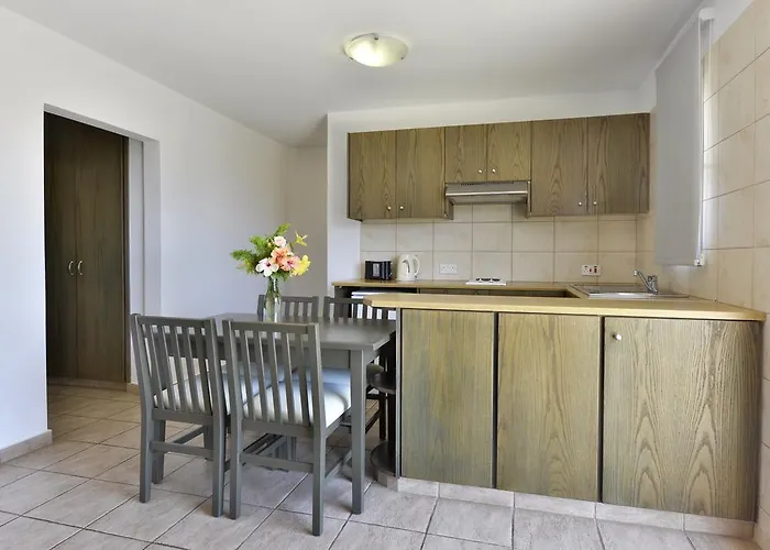 Lägenhetshotell Makronisos Village Ayia Napa