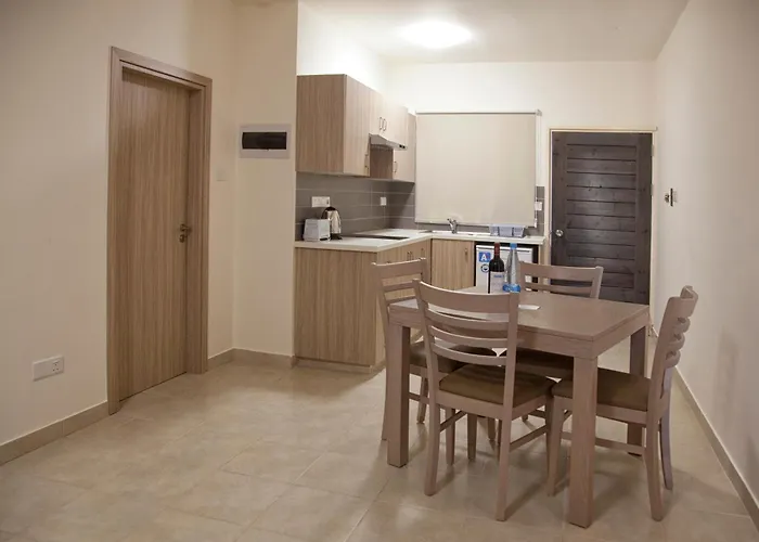 Makronisos Village Lägenhetshotell 4*