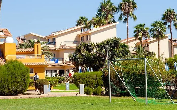 Lägenhetshotell Makronisos Village 4*