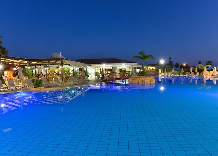 Makronisos Village Lägenhetshotell 4*