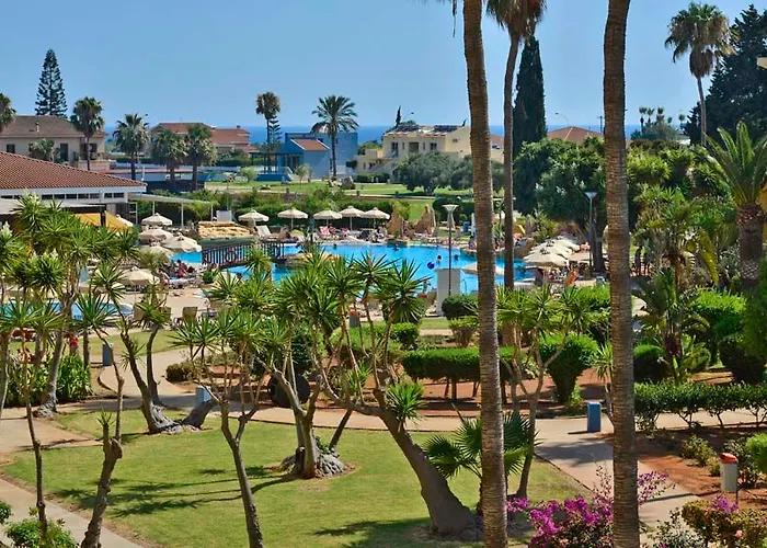 Makronisos Village 4*