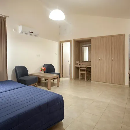 Makronisos Village Aparthotel